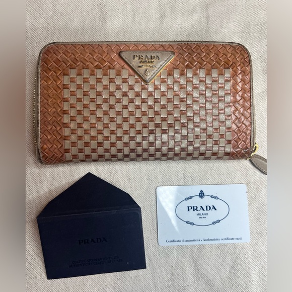 PRADA wallet - Picture 1 of 8